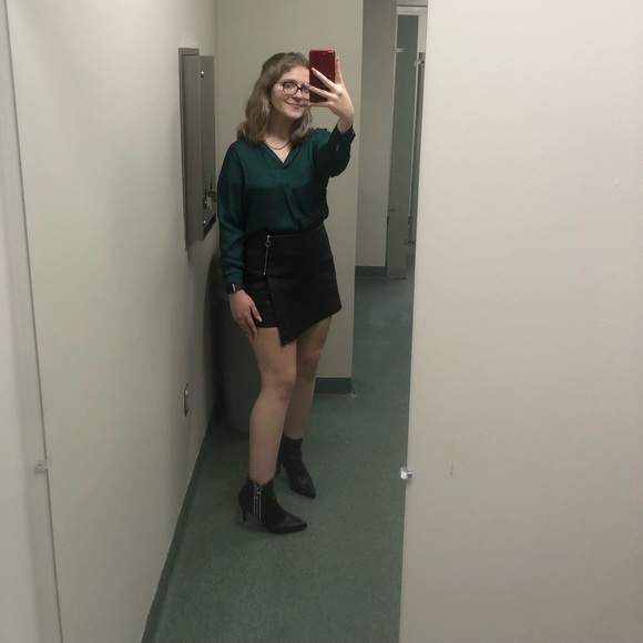 Meet your Posher, Mackenzie - Picture 3 of 3